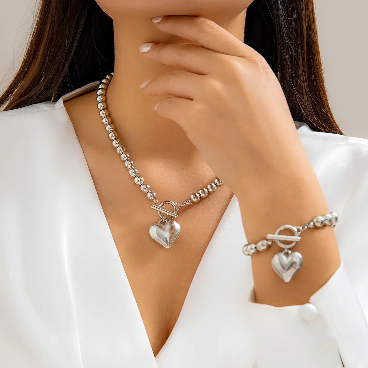 Set de Collar y Pulsera con Corazón de Cuentas